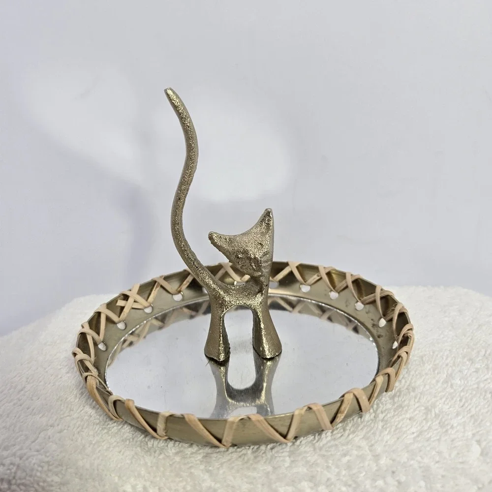 Brass Tone Cat Mirrored Ring Holder Trinket Dish Straw Woven Plate Shelf Sitter
